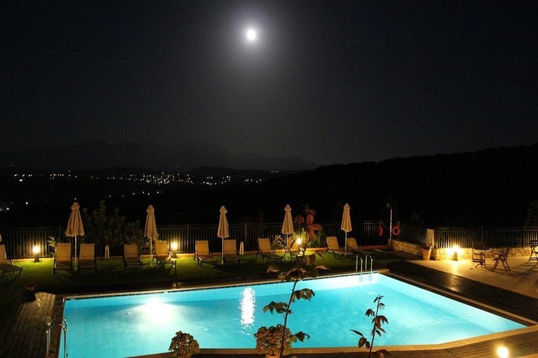 Hotel Katalagari Country Suites