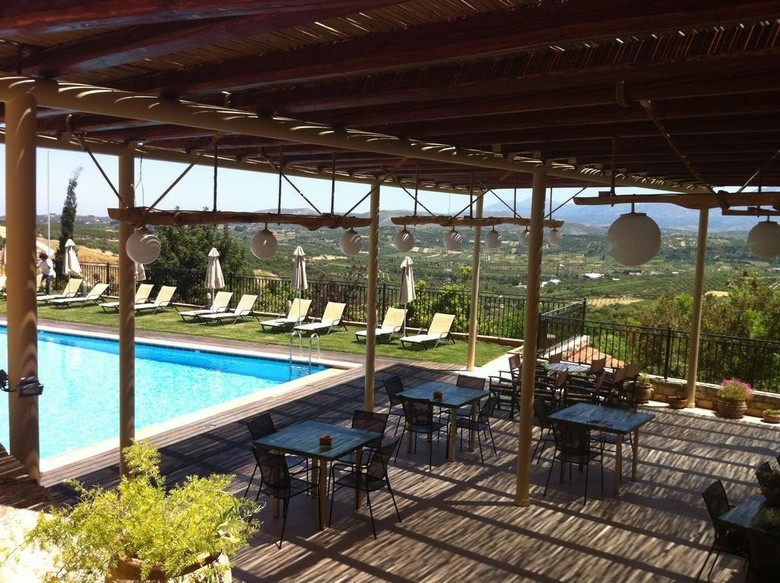 Hotel Katalagari Country Suites