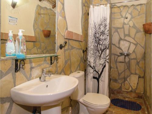 Seven-bedroom Holiday Home In Carcabuey