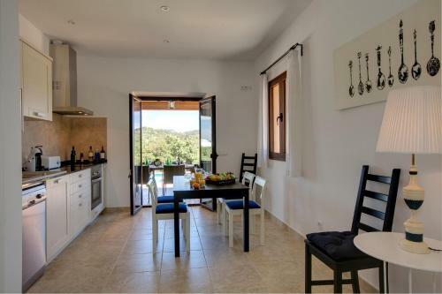 Cas Concos Villa Sleeps 6 Pool Air Con Wifi