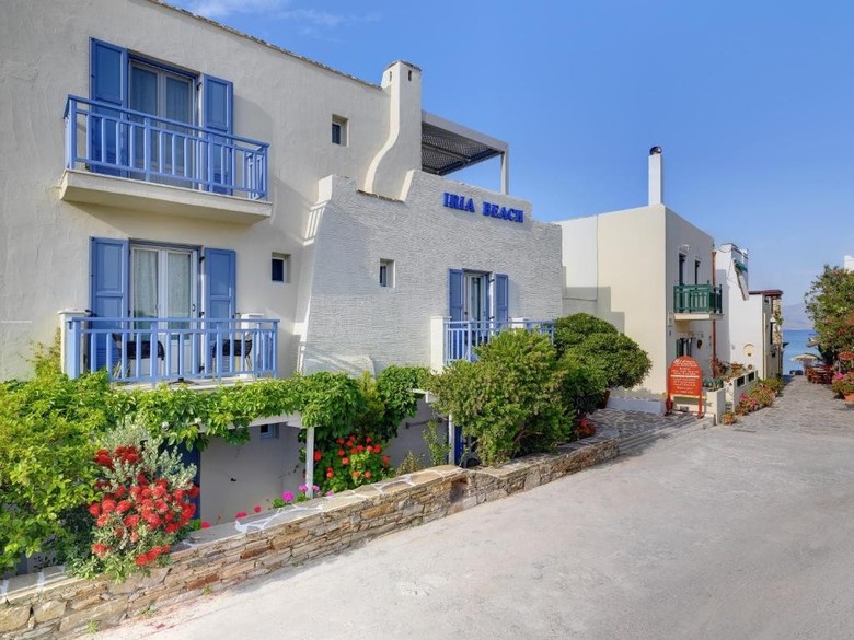 Hotel Iria Beach Art