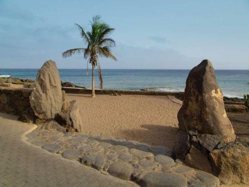Costa Teguise Apartment Sleeps 2 Pool Wifi