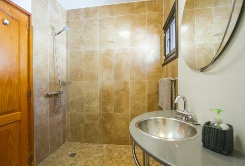Costa Teguise Villa Sleeps 8 Pool Air Con Wifi