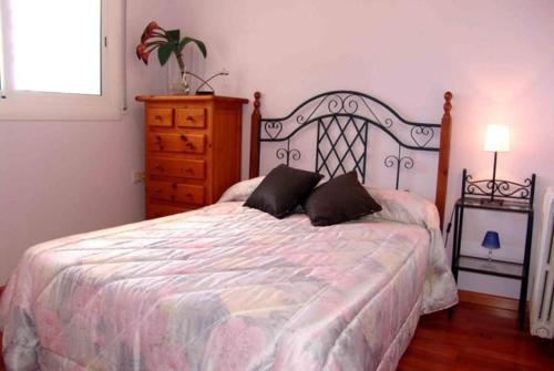 Cubelles Villa Sleeps 10 Pool