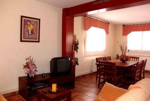 Cubelles Villa Sleeps 10 Pool