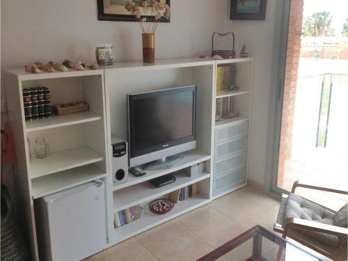 Three-bedroom Apartment In Cubelles