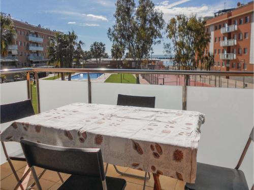 Three-bedroom Apartment In Cubelles