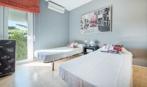 R48 Casa Mas Trader