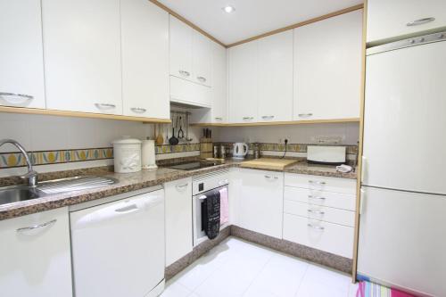 1126 Beachfront High Standard Apartment With Terrace
