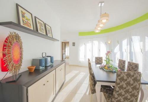Urbanitzacio Montemar Villa Sleeps 6 Pool