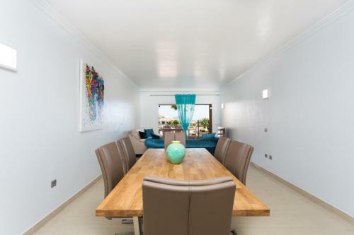 Royal Marina Bay Golf Apartment