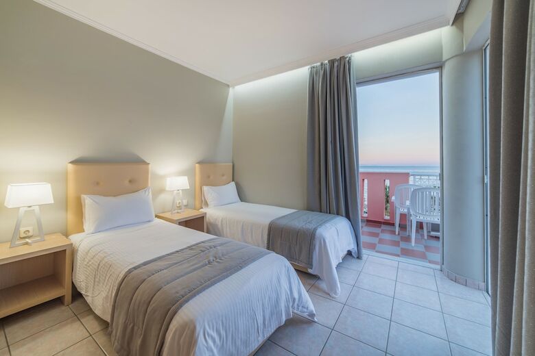 Hotel Xenos Kamara Beach