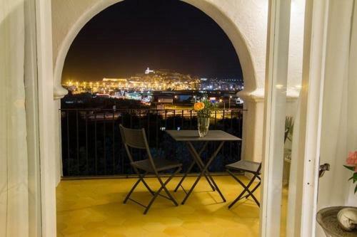 Ibiza Town Villa Sleeps 9 Pool Air Con Wifi