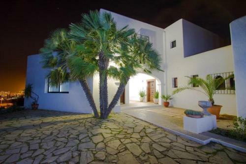 Ibiza Town Villa Sleeps 9 Pool Air Con Wifi
