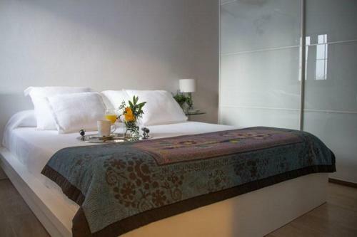 Ibiza Town Villa Sleeps 9 Pool Air Con Wifi
