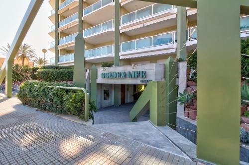 Apartamento Atenea @edificio Golden Life