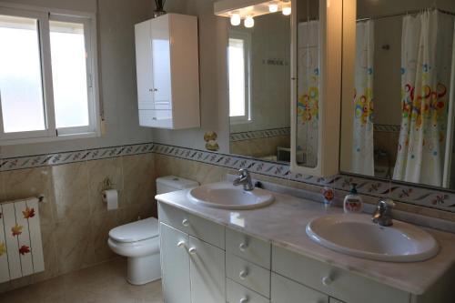 Chalet Con Piscina Para 6 - Turistika