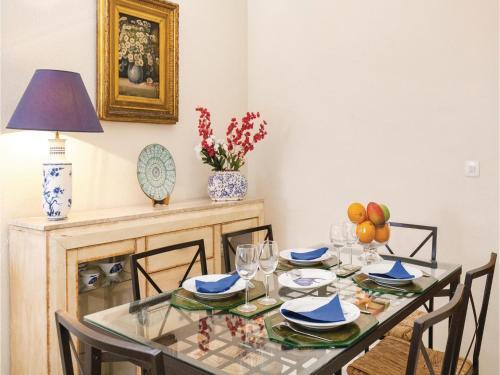 Three-bedroom Apartment In Jerez De La Frontera