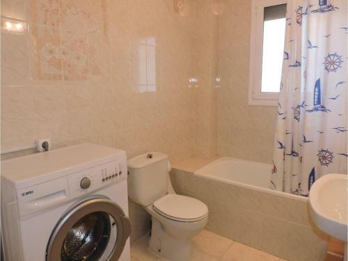 Three-bedroom Holiday Home In L'ametlla De Mar