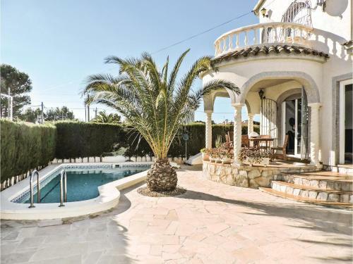 Three-bedroom Holiday Home In L'ametlla De Mar