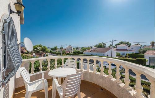 Three-bedroom Holiday Home In L'ametlla De Mar
