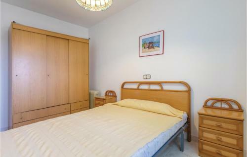 Three-bedroom Holiday Home In L'ametlla De Mar