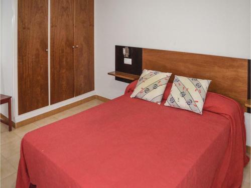 Three-bedroom Apartment In L'estartit