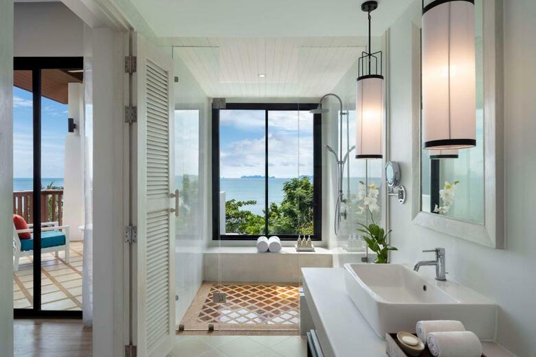 Hotel Crown Lanta Resort And Spa