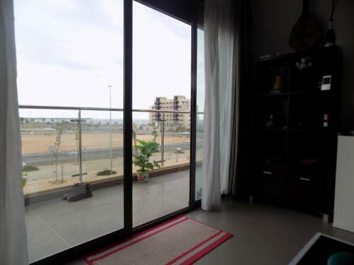 Top Floor Apartment By The Sea