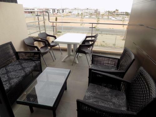 Top Floor Apartment By The Sea