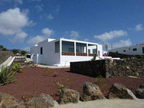 Las Brenas Villa Sleeps 2 Pool Wifi T691364