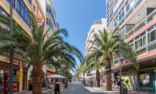 Central Apartment Near Beach And Port