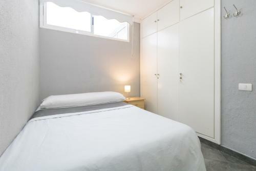 Central Square Apartment "with Sea Views"