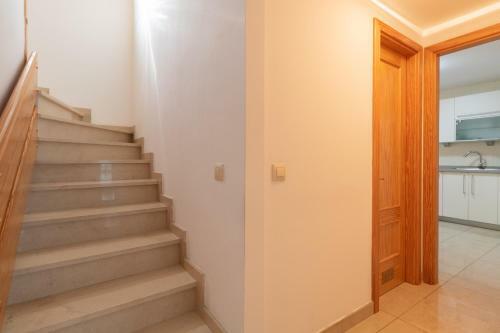 Hostal Huge Chalet To Share