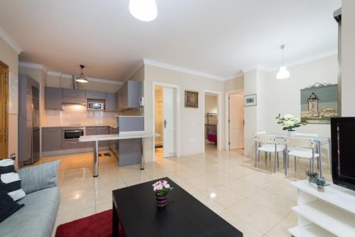 Pineda Apartments