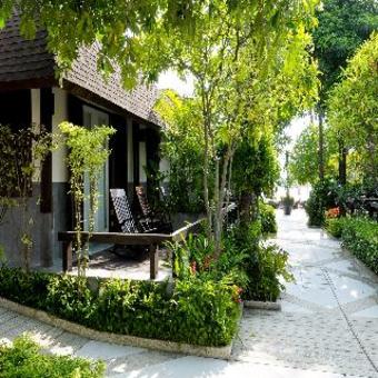 Hotel Iyara Beach Plaza