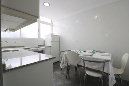 Central Square Apartment To Share "with Sea Views"