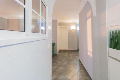 Central Square Apartment To Share "with Sea Views"