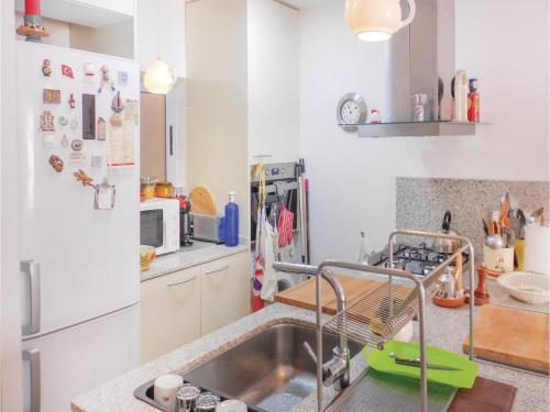 Three-bedroom Apartment In Llanca