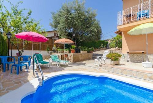 Lloret De Mar Villa Sleeps 5 Pool Wifi