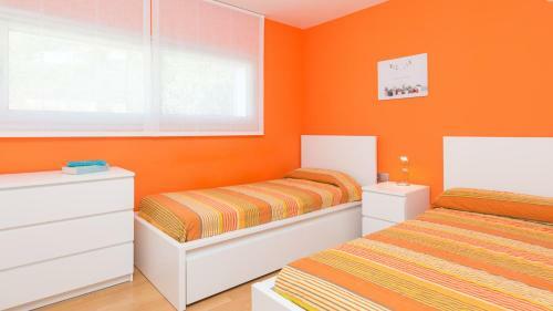 Lloret De Mar Villa Sleeps 8