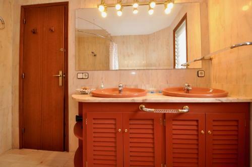 Villa Europa Lloretholiday With Panoramic Views, To The Beach 900m