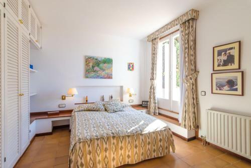 Lloret De Mar Villa Sleeps 9 Pool