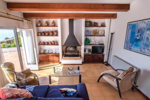 Lloret De Mar Villa Sleeps 9 Pool