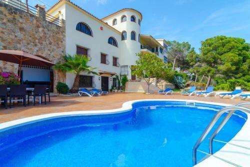 Lloret De Mar Villa Sleeps 16 Pool Wifi