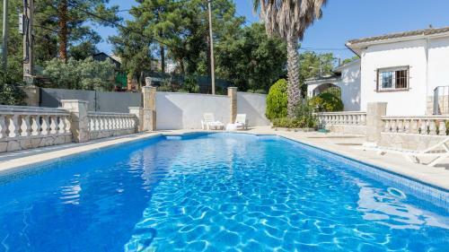 Lloret De Mar Villa Sleeps 7