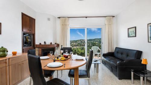 Lloret De Mar Villa Sleeps 7