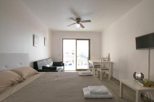 Apartment With Heated Pool In Los Cristianos