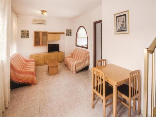 Three-bedroom Holiday Home In Los Urrutias