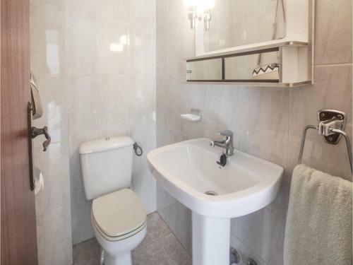 Three-bedroom Holiday Home In Los Urrutias
